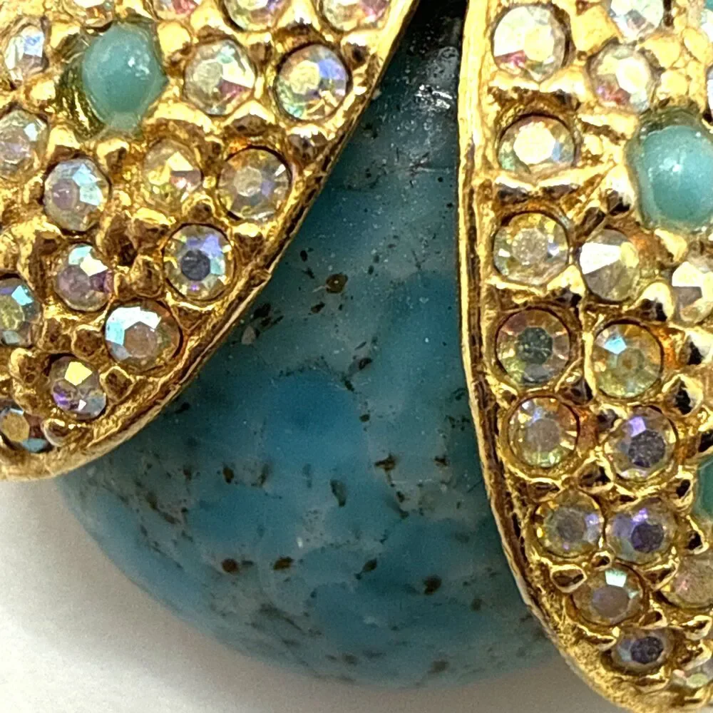 Vintage Unsigned Hattie Carnegie Ladybug Brooch Gold Tone Blue Body Beetle 1.25